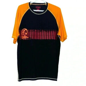 Crazy shirts made for water sports. UV protection, made from recycled materials.